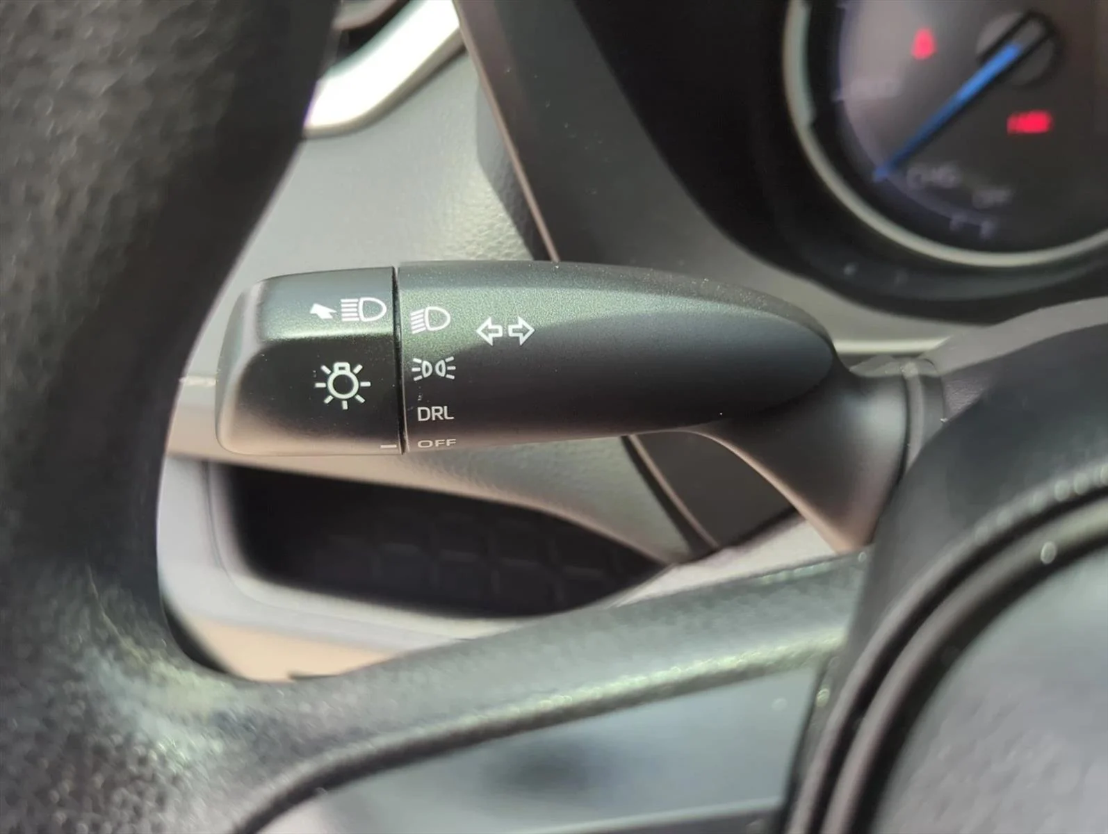 Used 2025 Magnetic Gray Metallic Toyota Hybrid LE image 15