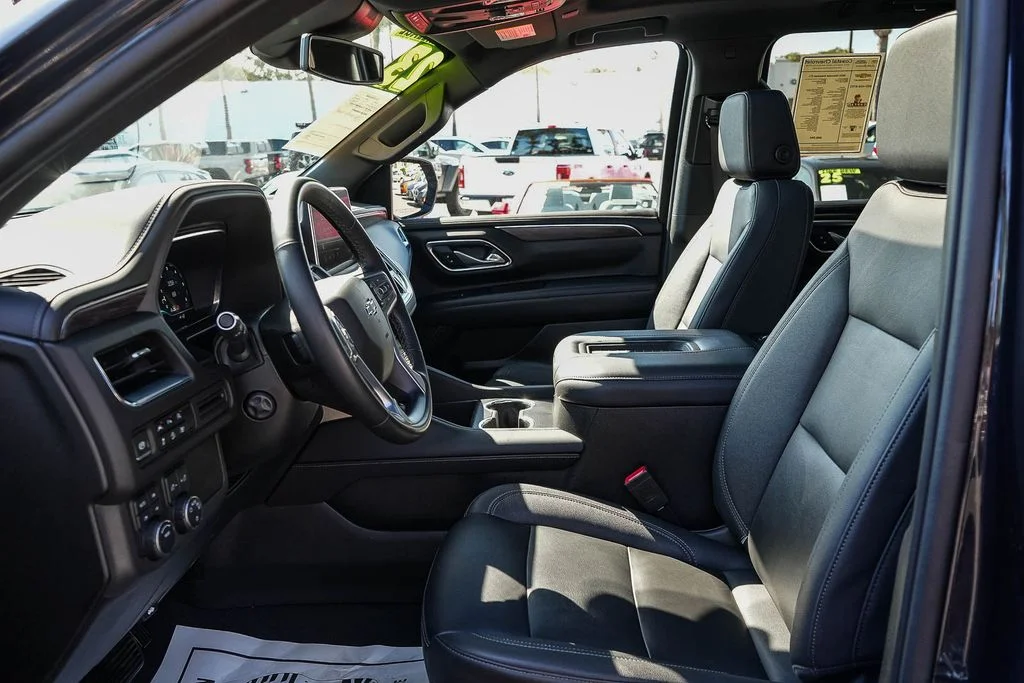 Used 2023 Gray Chevrolet Z71 image 17