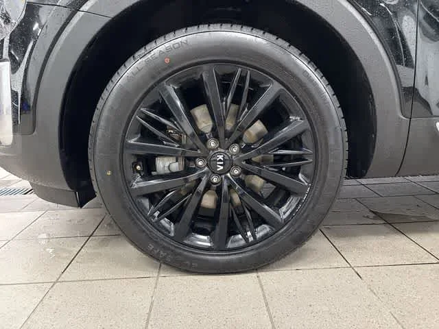 Used 2020 Ebony Black Kia SX image 10