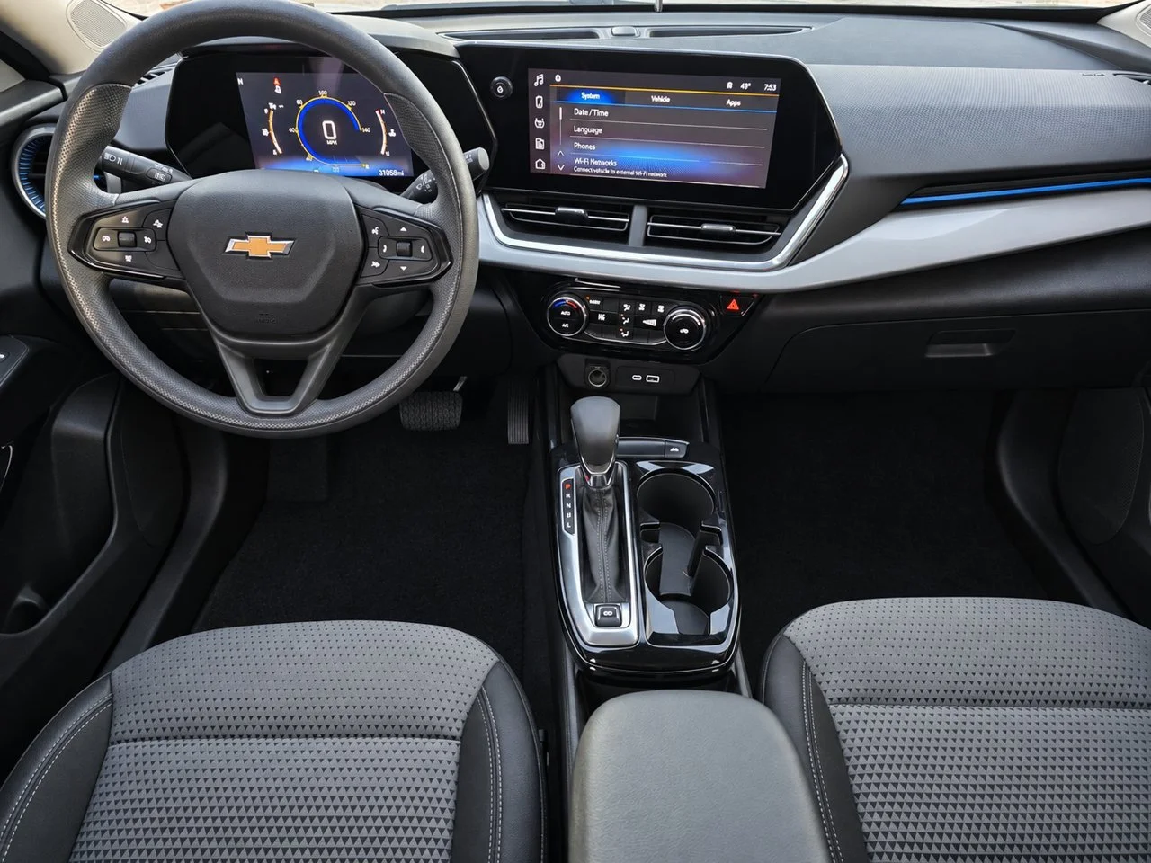 Used 2024 Summit White Chevrolet LT image 25