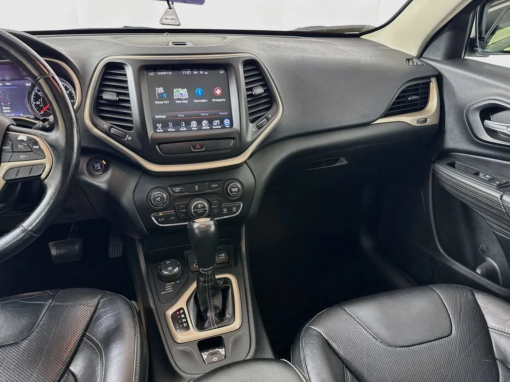 Used 2014 Gray Jeep Limited image 28