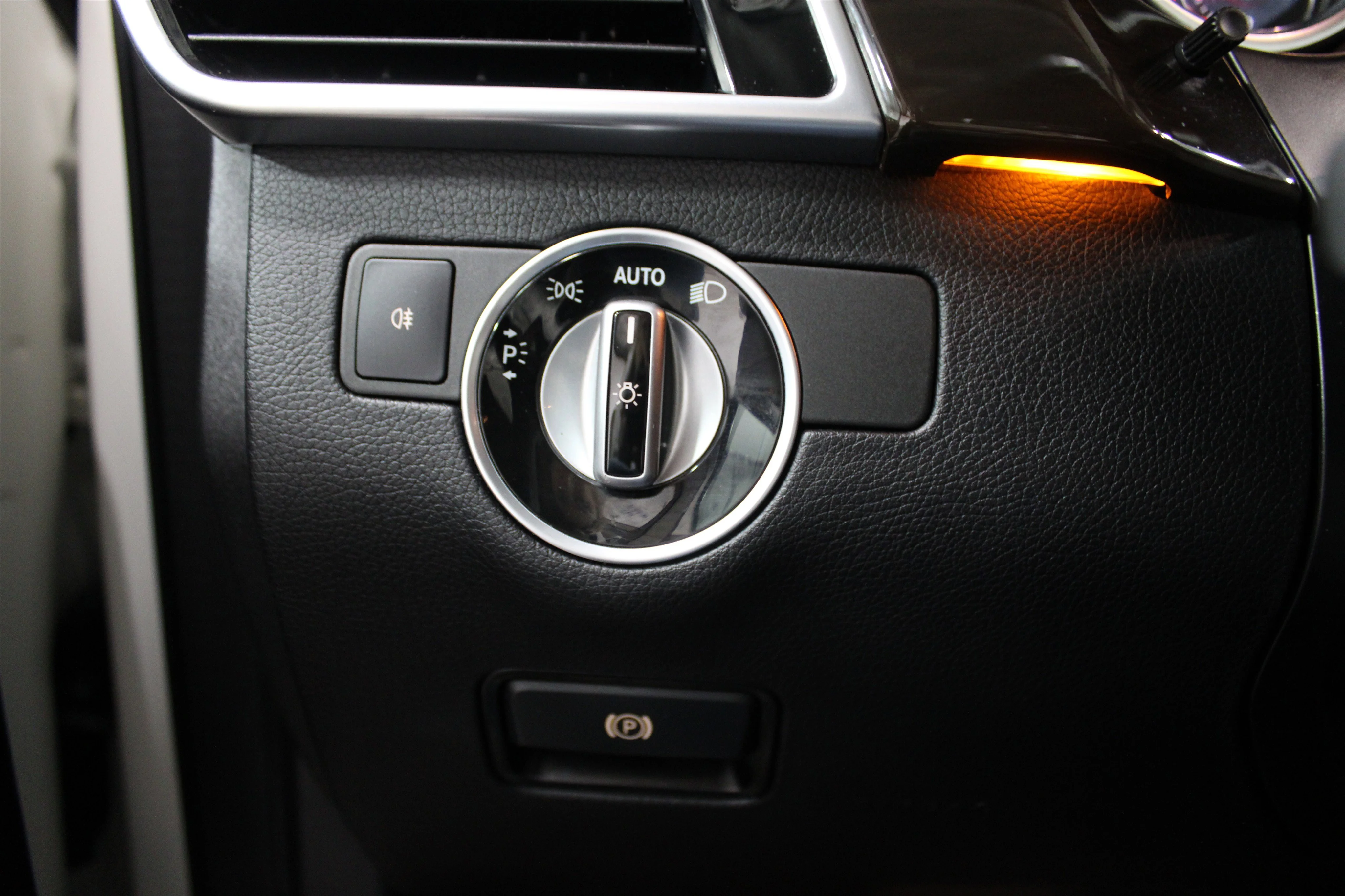 Used 2018 Polar White Mercedes-Benz GLS 450 image 8