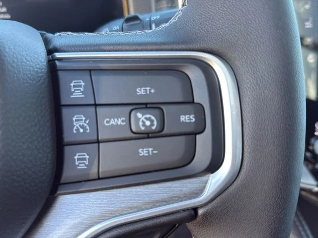 2025 Jeep Wagoneer L Series II - Photo 25