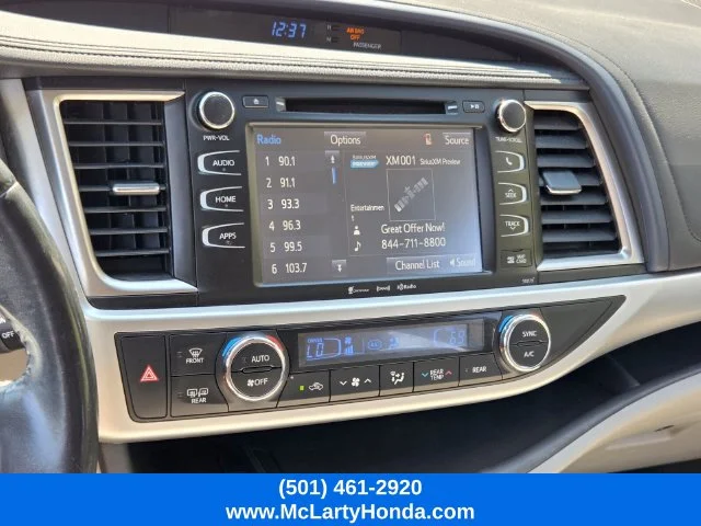 Used 2018 Blizzard Pearl Toyota XLE image 23