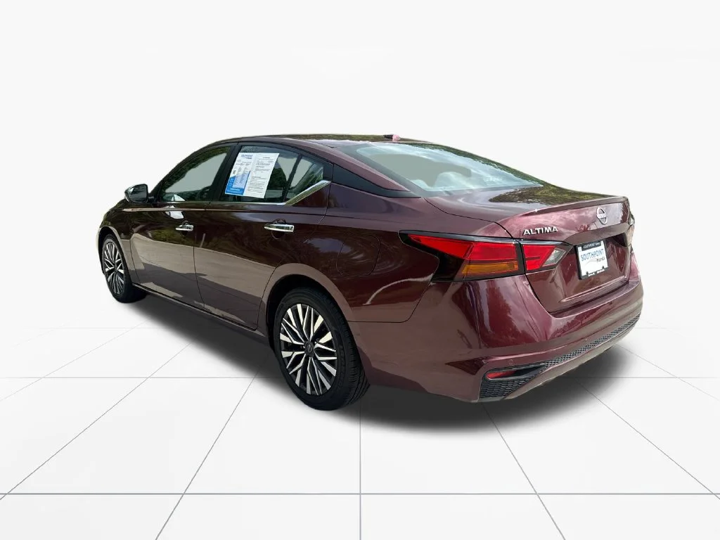 Used 2024 Garnet Pearl Nissan 2.5 SV image 6