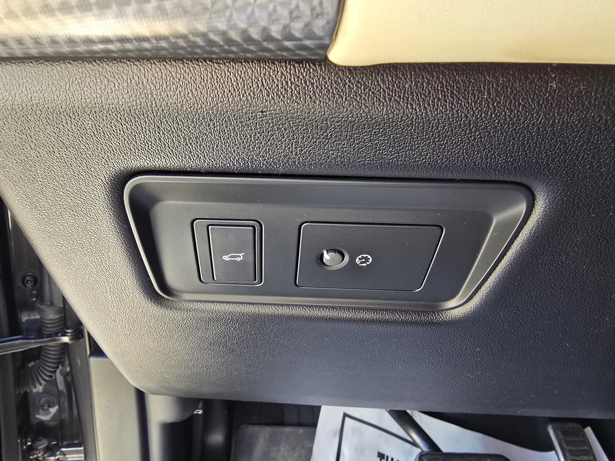 Used 2020 Carpathian Gray Premium Metallic Land Rover HST image 20