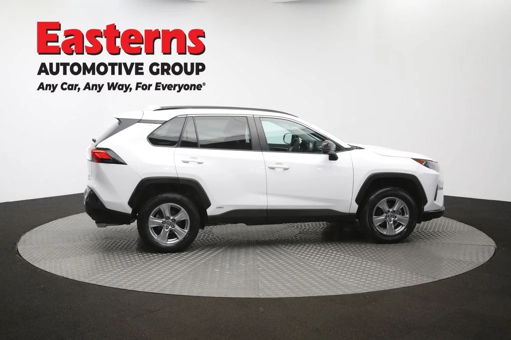 Used 2022 White Toyota LE image 45