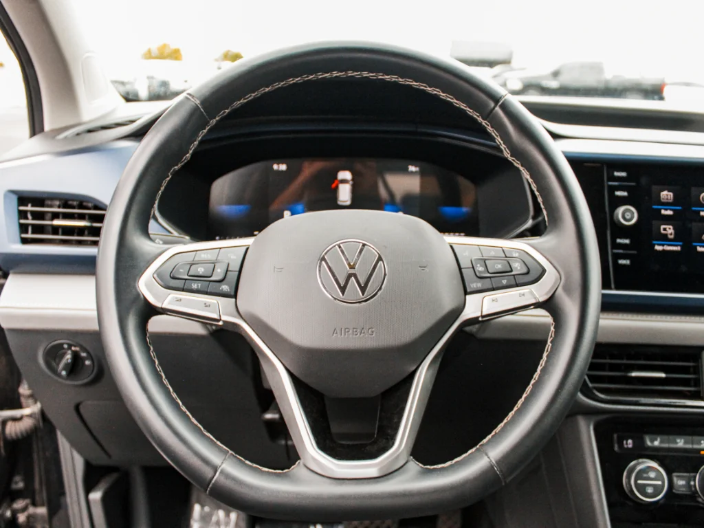 Used 2024 Deep Black Pearl Volkswagen SE image 12