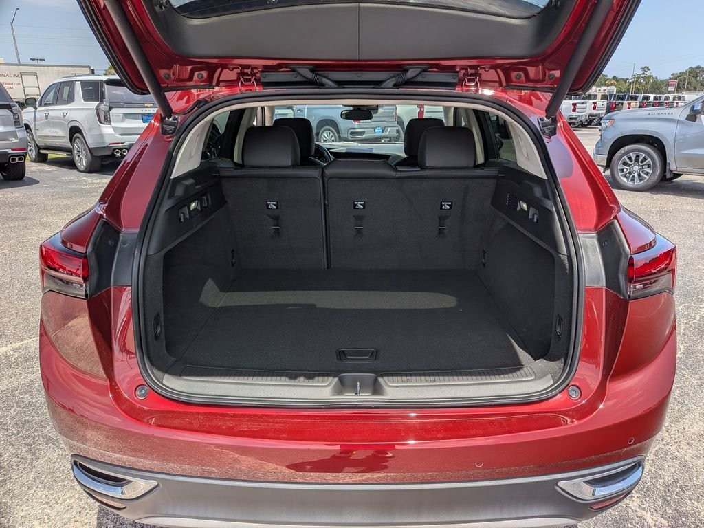 Used 2023 Red Buick Essence image 27
