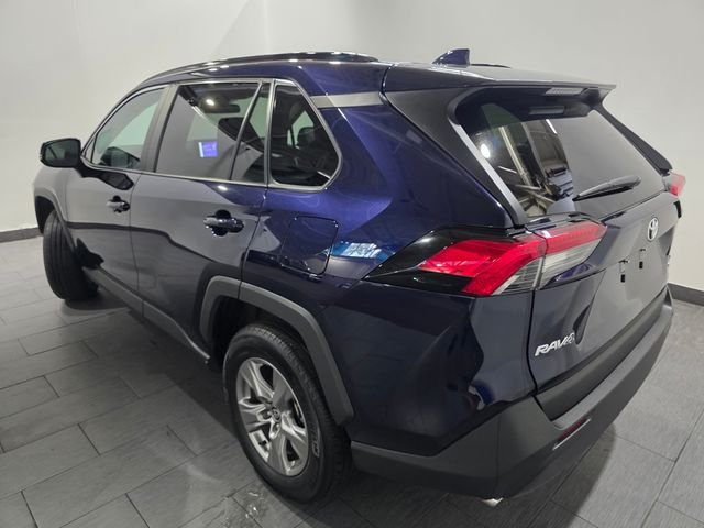 Certified Used 2025  Toyota XLE image 3
