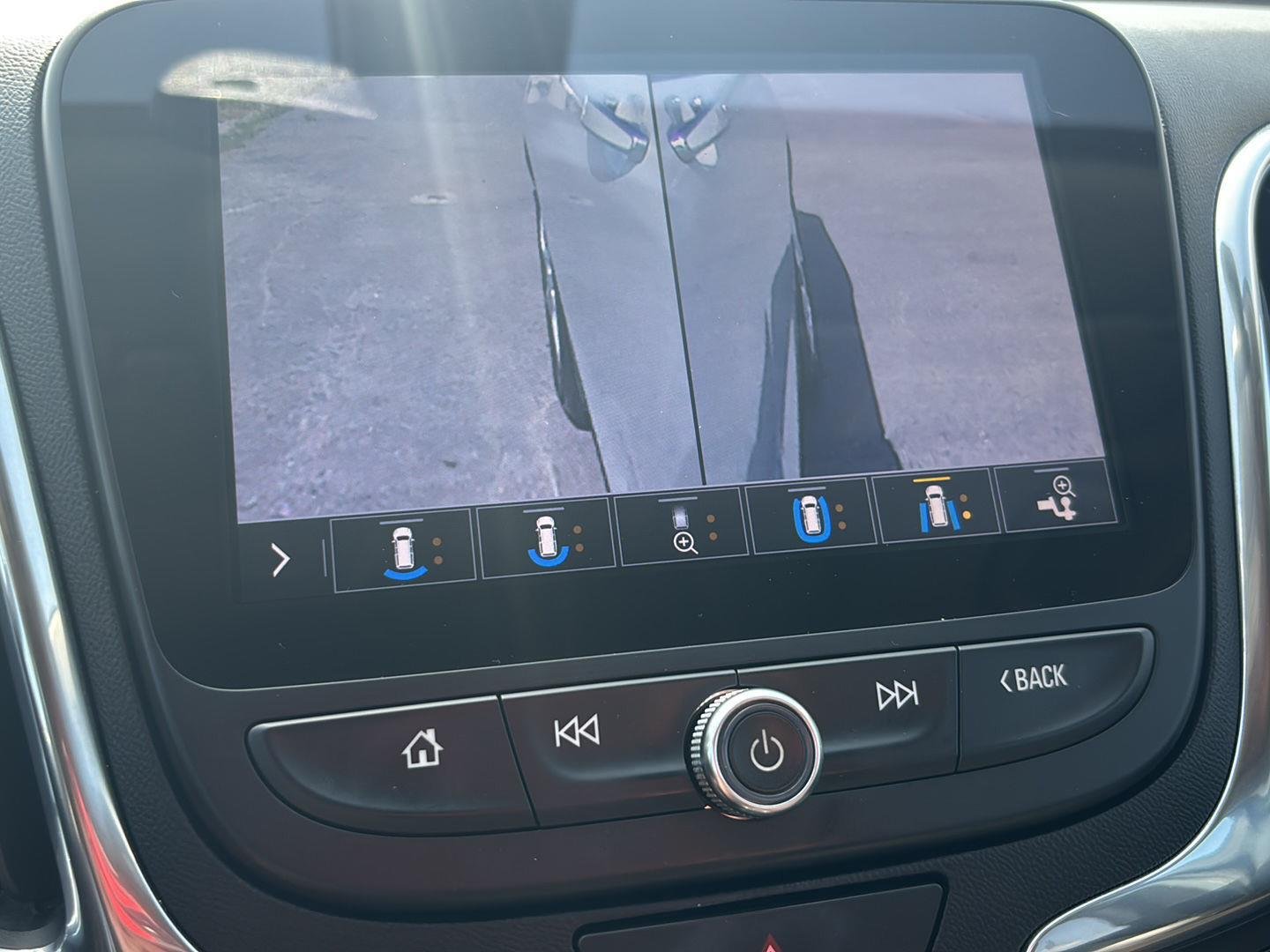 Used 2019 IRIDESCENT PEARL TRICOAT Chevrolet Premier image 35