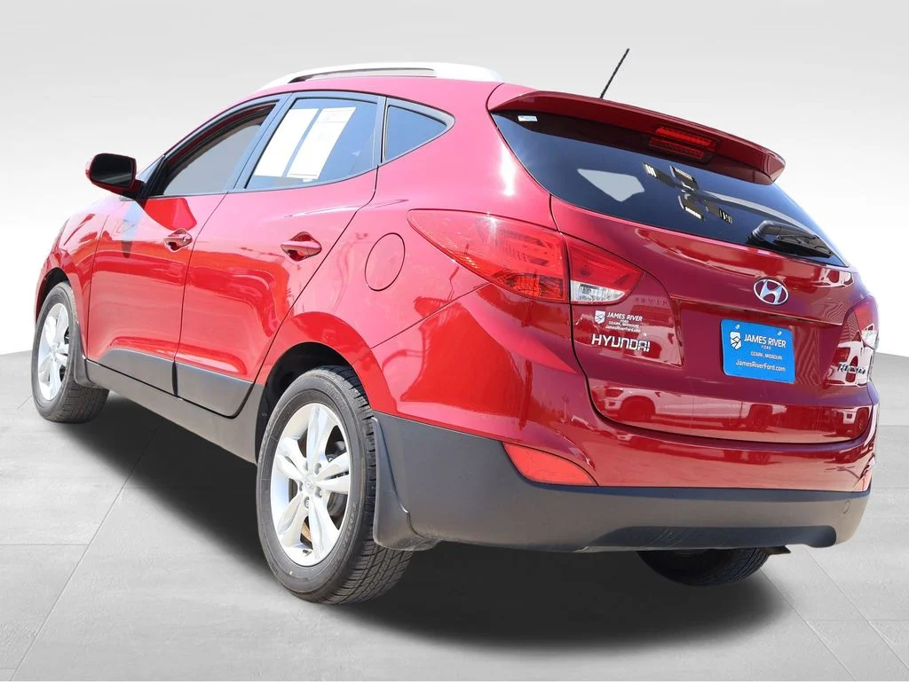 Used 2013 Garnet Red Hyundai GLS image 3