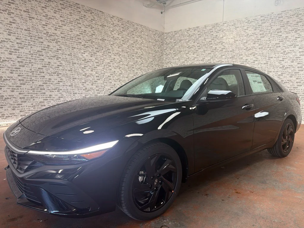 New 2026 Abyss Black Hyundai SEL Sport Plus image 3