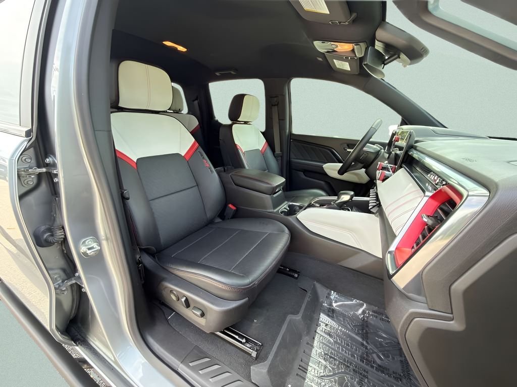 2024 GMC Canyon AT4X - Photo 12