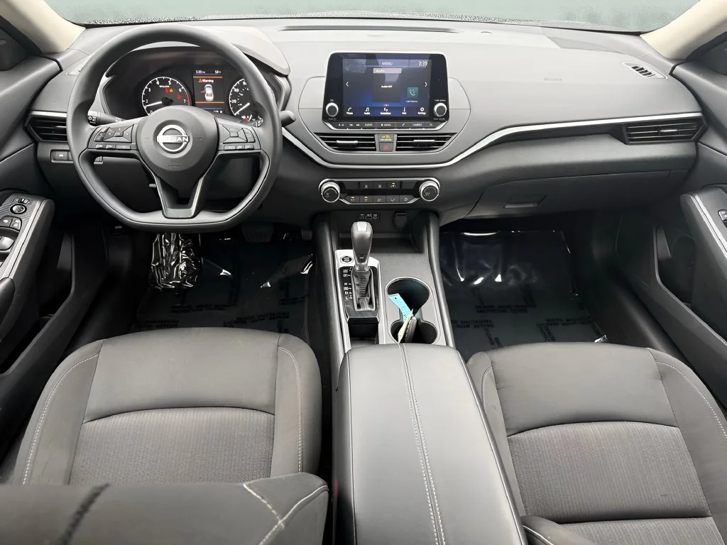 Used 2025 Black Nissan 2.5 S image 26