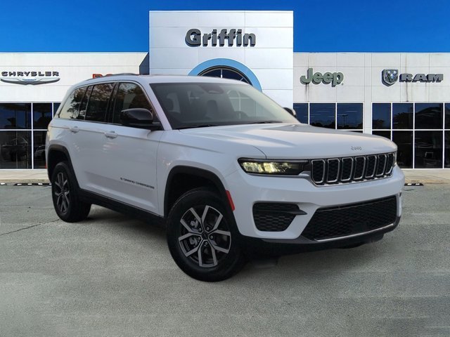 2027 Jeep Grand Cherokee Laredo