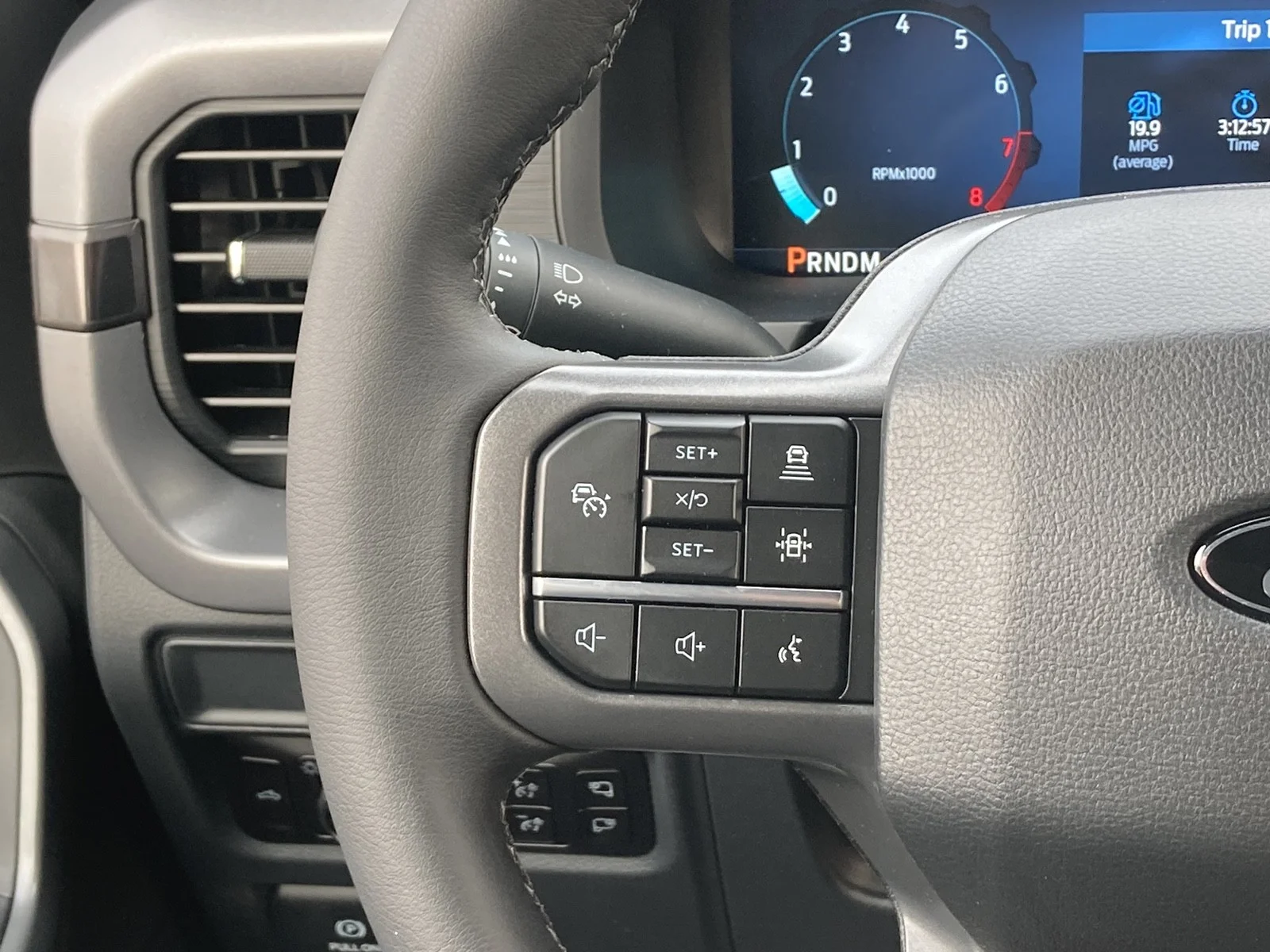 New 2026 Oxford White Ford XLT image 12