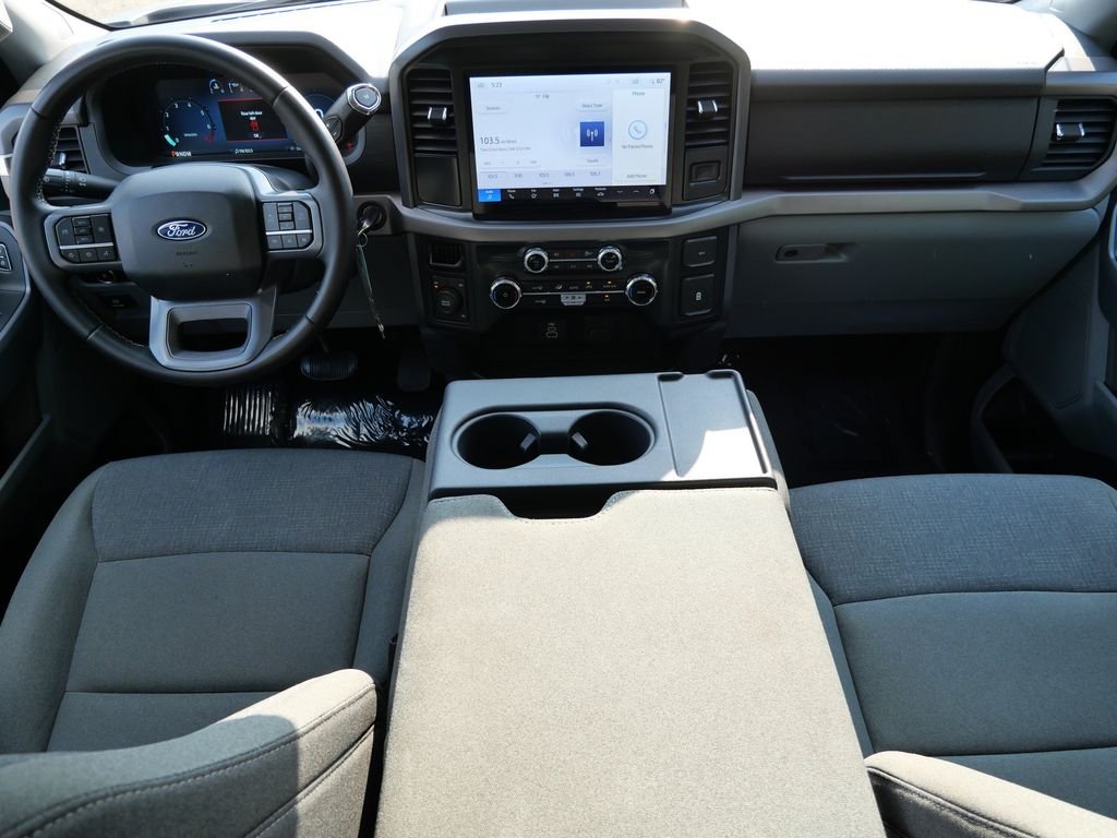 Used 2025 Silver Ford XLT image 16