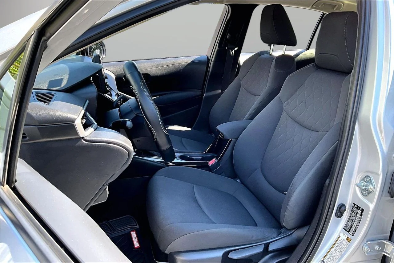Certified Used 2022 Silver Toyota LE image 19