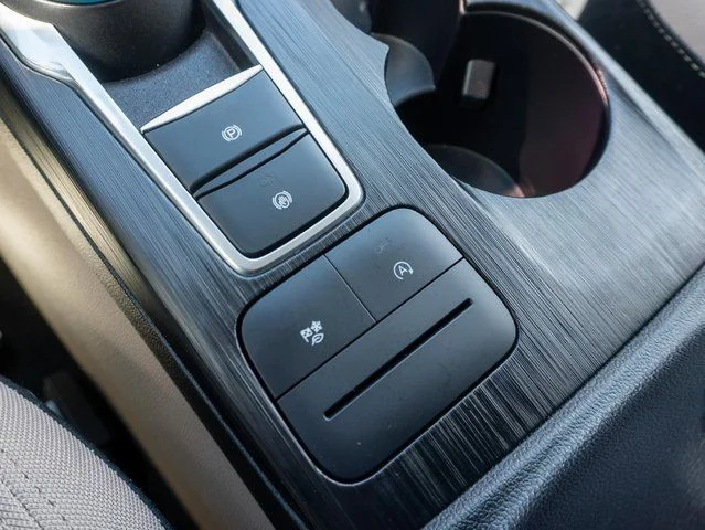 Used 2022 Blue Ford SE image 28
