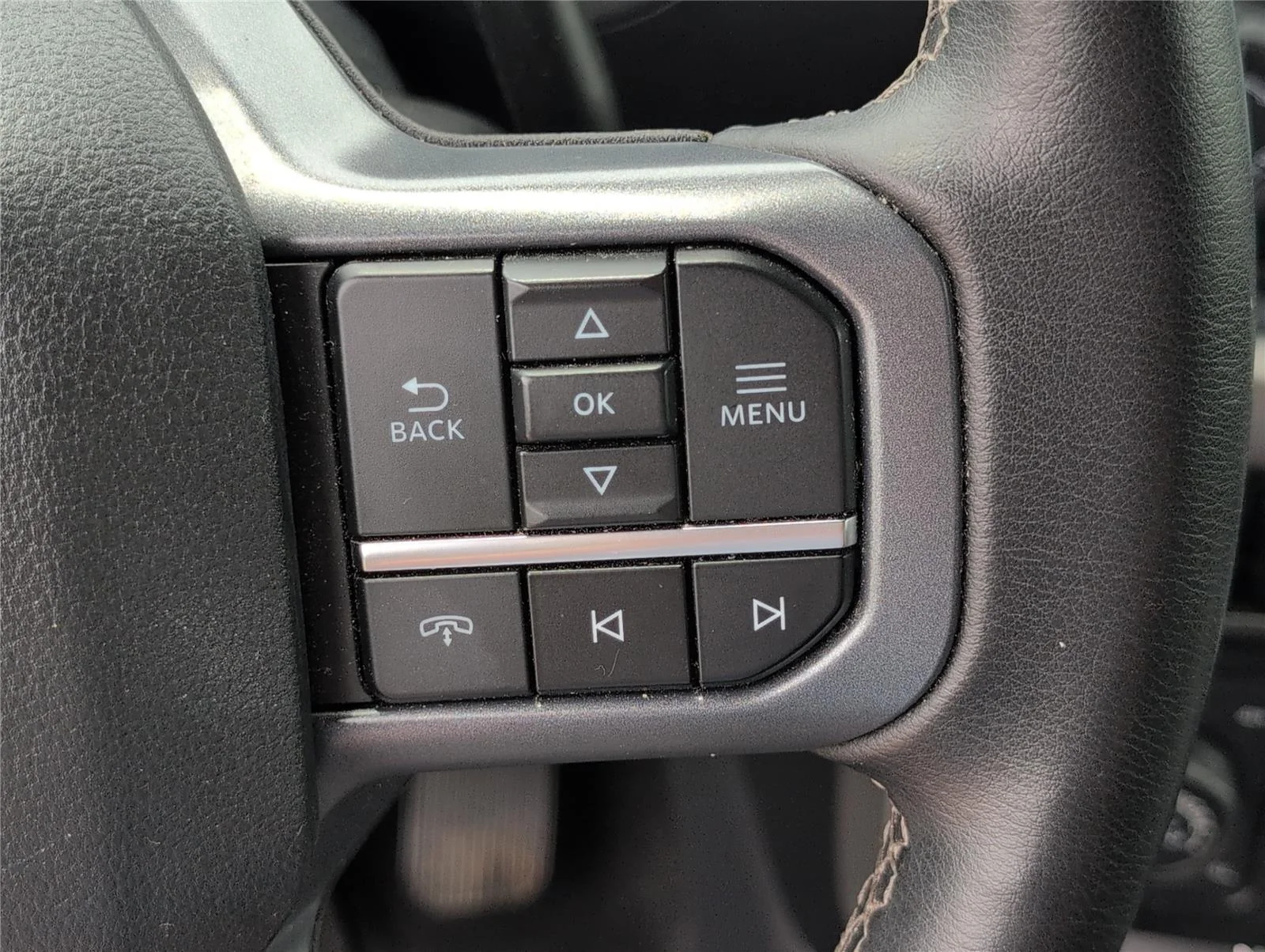 Used 2024 Iconic Silver Ford XLT image 21
