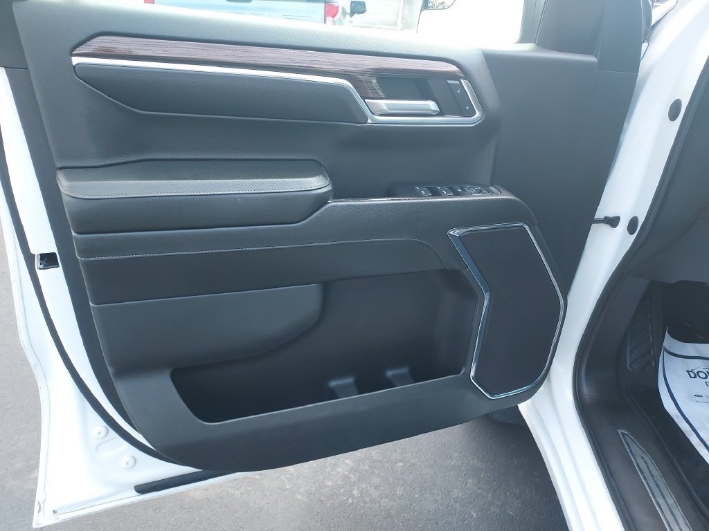 Used 2024 White Chevrolet LT image 14