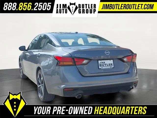 Used 2024  Nissan 2.5 SR image 2