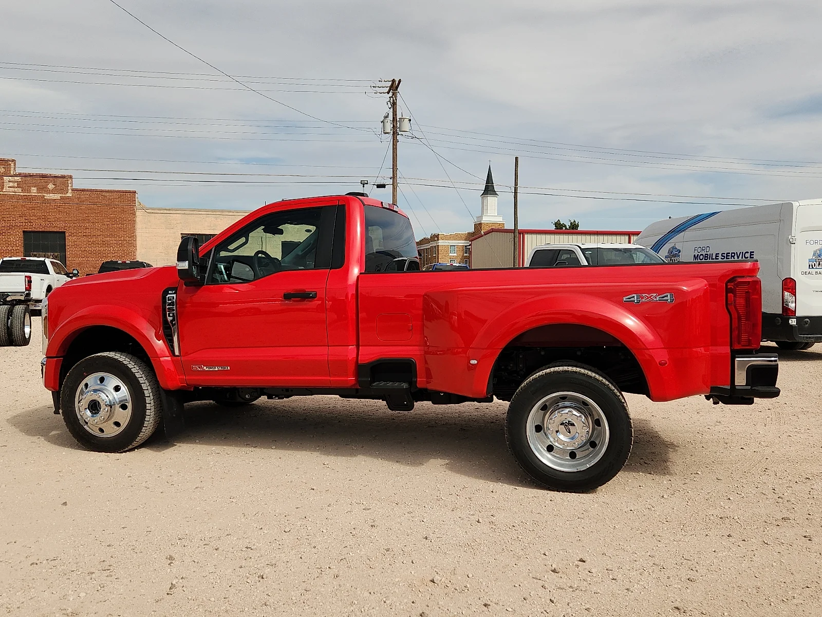 New 2027 Race Red Ford XLT image 4