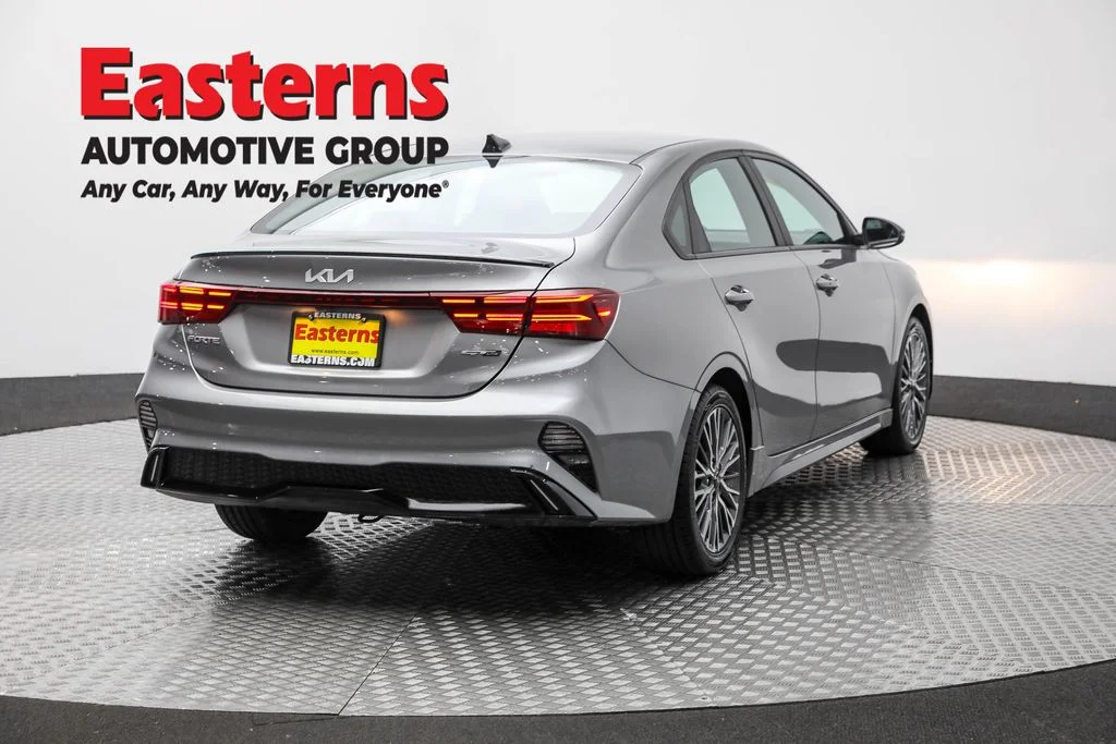Used 2022 Gray Kia GT-Line image 5