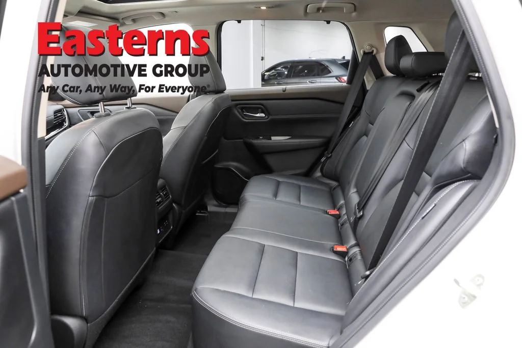 Used 2023 White Nissan SL image 24