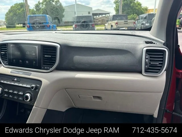Used 2020 Red Kia LX image 33