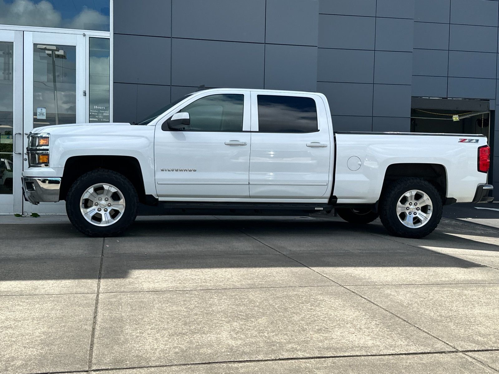 Used 2015 Summit White Chevrolet LT image 6