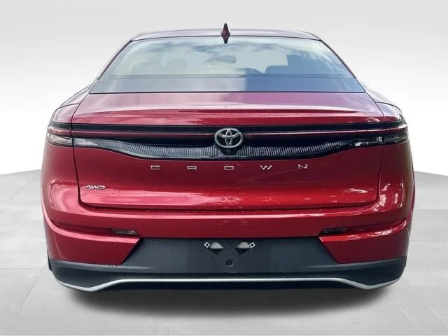 Used 2023 Red Toyota XLE image 5