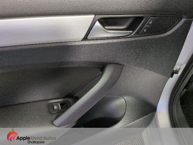 Used 2013 Silver Volkswagen 2.5 SE image 26