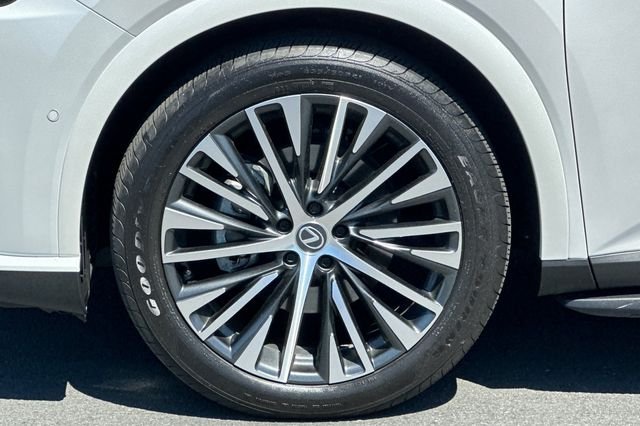 Used 2024 White Lexus 350 Premium Plus image 29