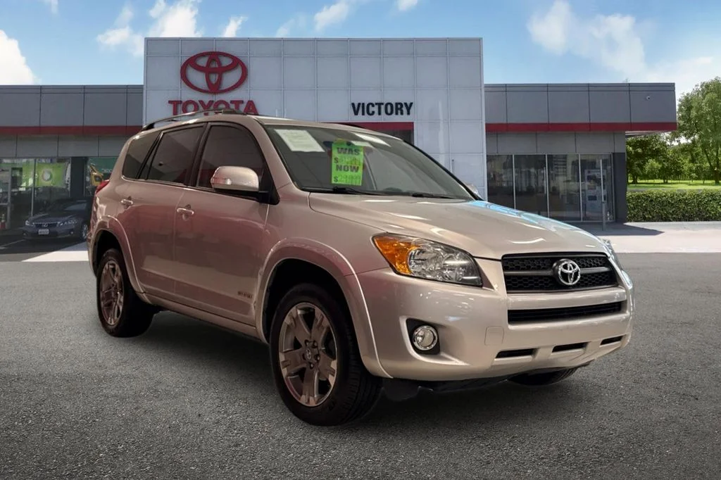 Used 2012 Silver Toyota Sport image 2