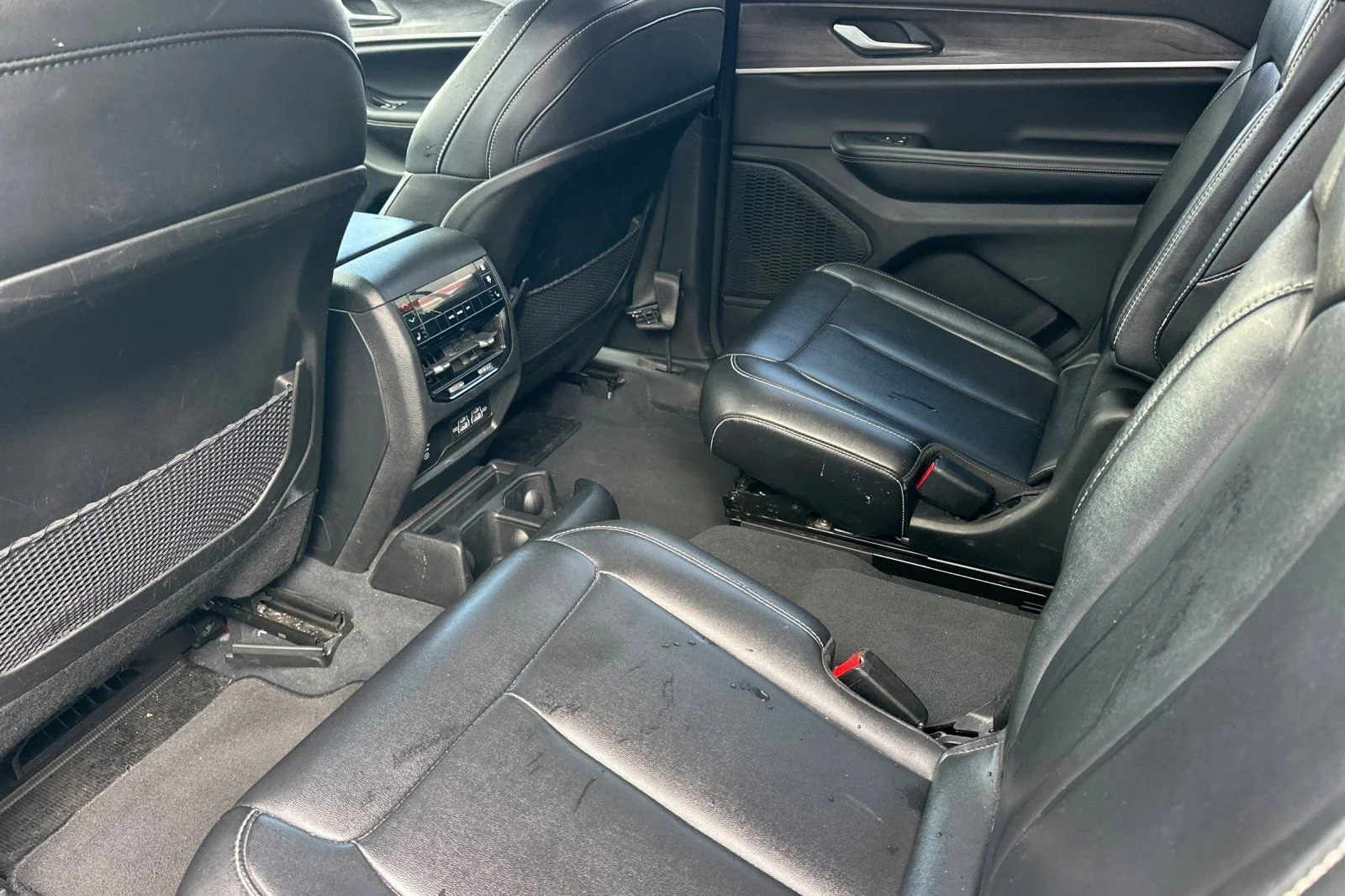 Used 2023 White Jeep Limited image 12