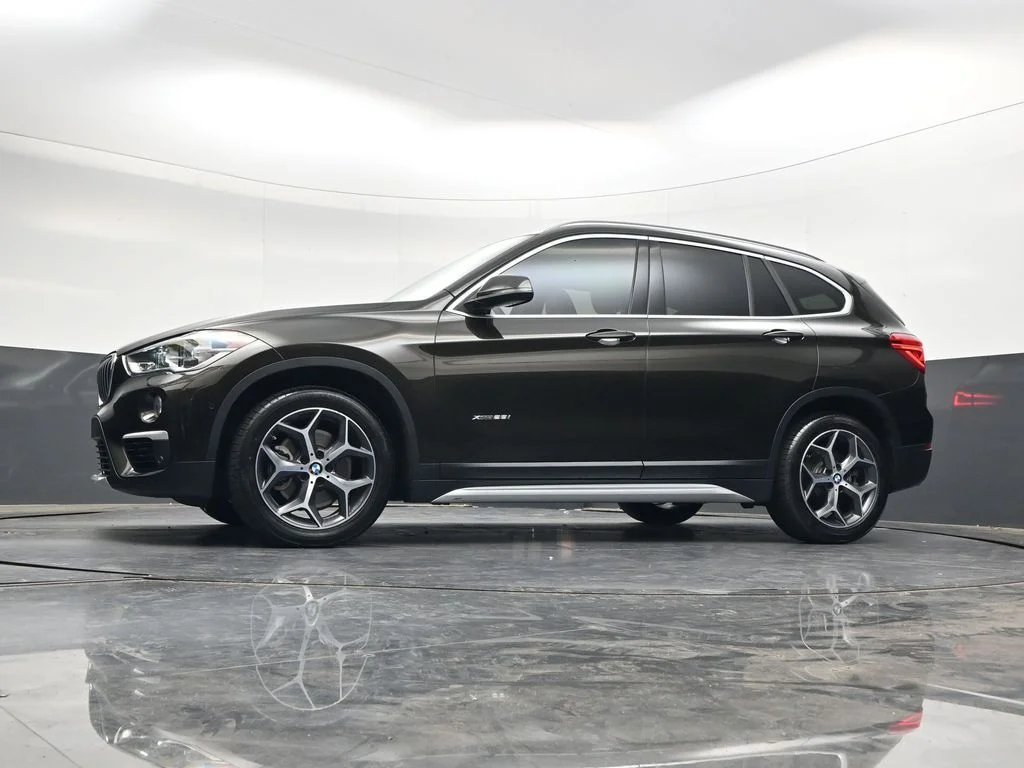 Used 2017 Dark Olive Metallic BMW xDrive28i image 35