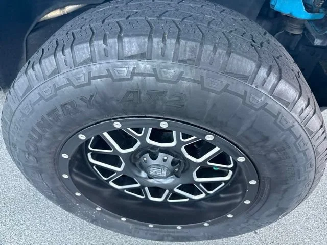 Used 2017 Chief Clearcoat Jeep Sahara image 4