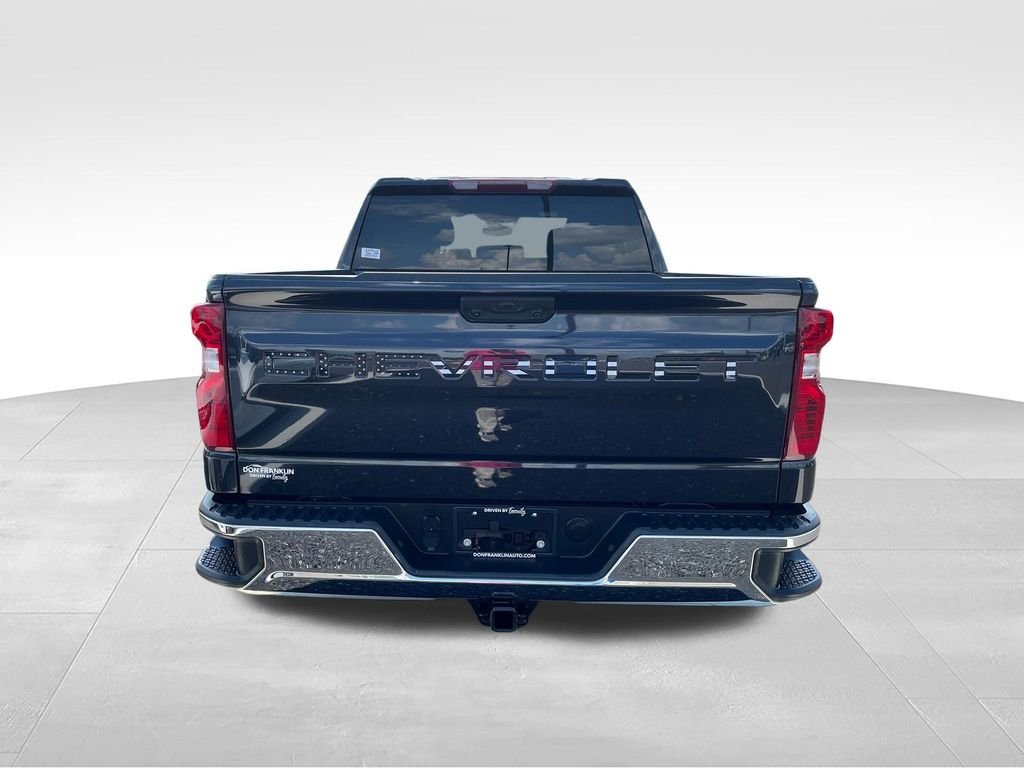 Used 2024 Gray Chevrolet LT image 4