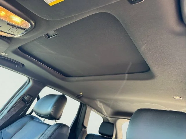 Used 2022 White Jeep Limited image 22