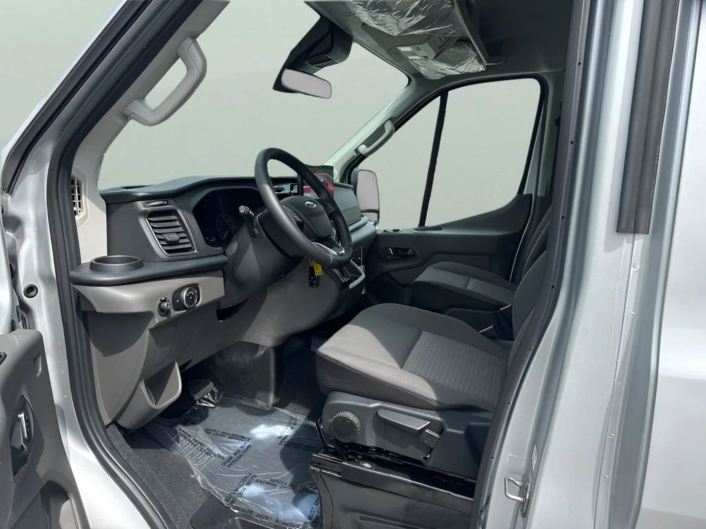 Used 2024 Silver Ford Base image 9