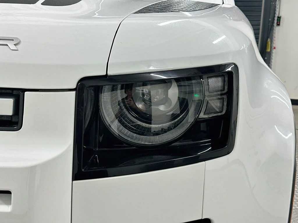 Used 2024 Fuji White Land Rover S image 31