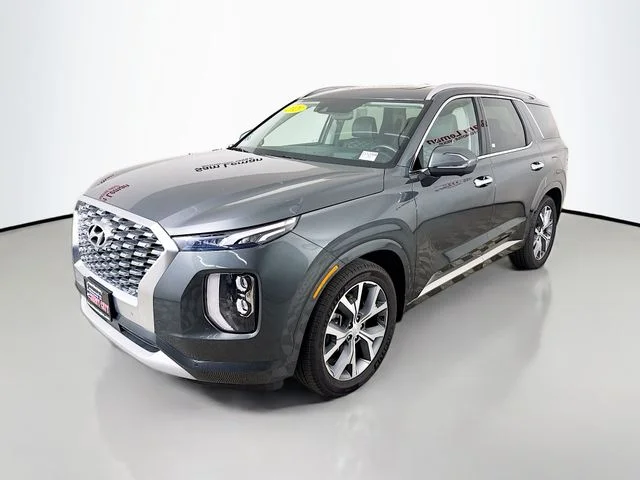Used 2021 Green Hyundai Limited image 3
