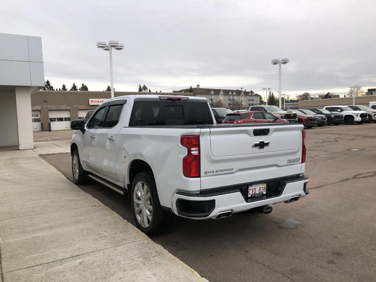 Used 2026 White Chevrolet 4wd Crew Cab 147 image 5