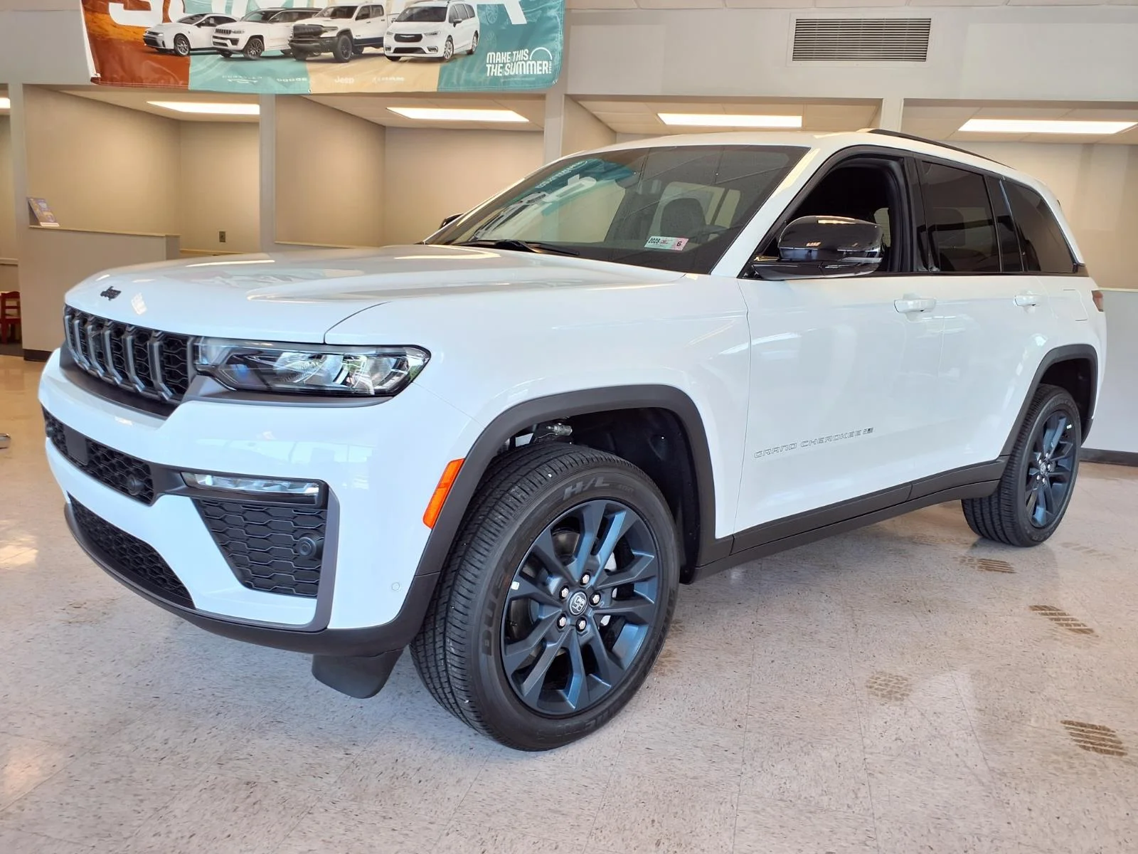 New 2026 Bright White Clear-Coat Exterior Paint Jeep  image 2