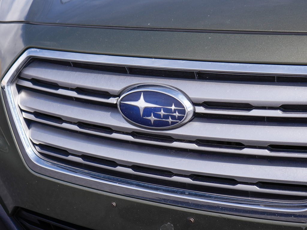 Used 2015 Wilderness Green Metallic Subaru 2.5i Premium image 3