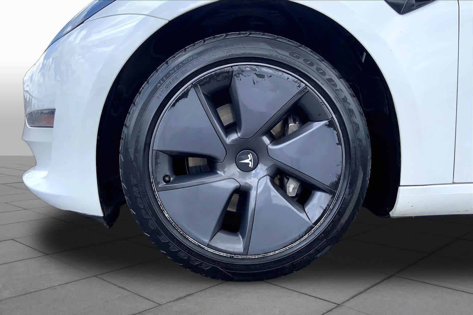 Used 2023 Pearl White Multi-Coat Tesla  image 10