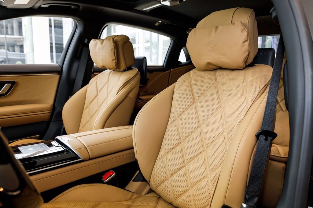 Used 2023 Obsidian Black Metallic / Colorado Beige Mercedes-Benz Maybach S 680 image 26