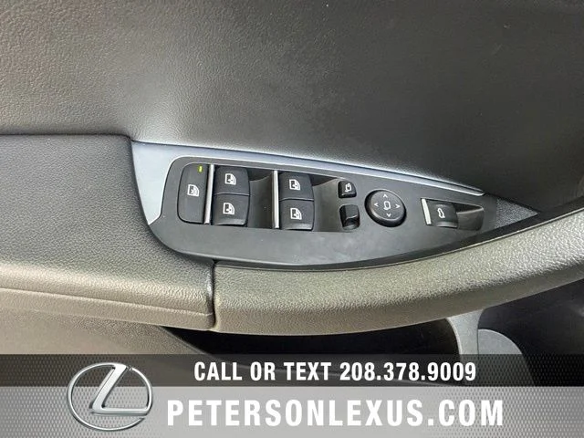 Used 2022  BMW xDrive30i image 22